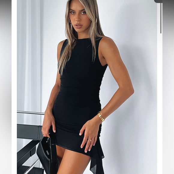 White Fox Boutique Dresses & Skirts - White fox dress